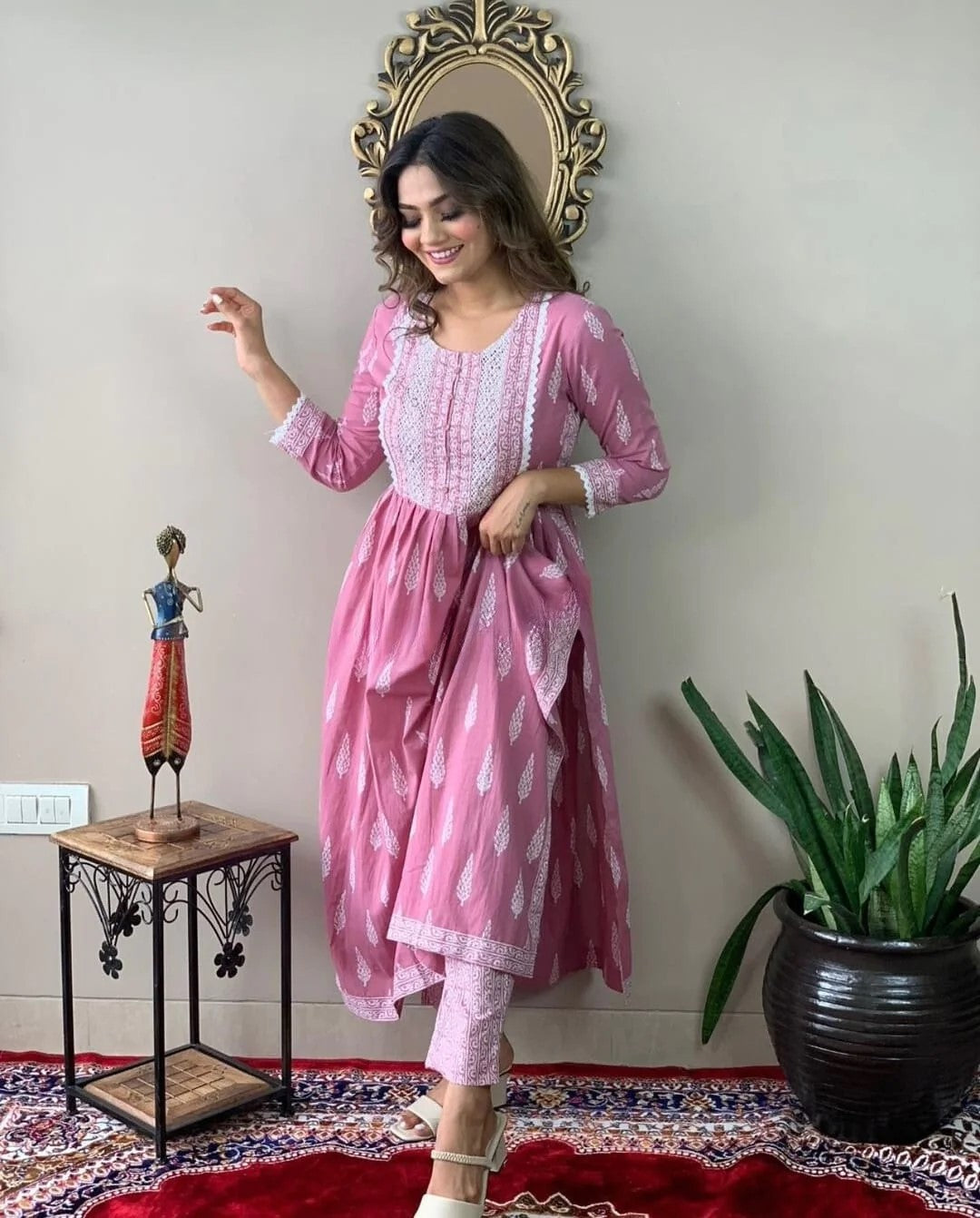 Women Side Slit Naira Cut Viscose Kurta with Pant Set