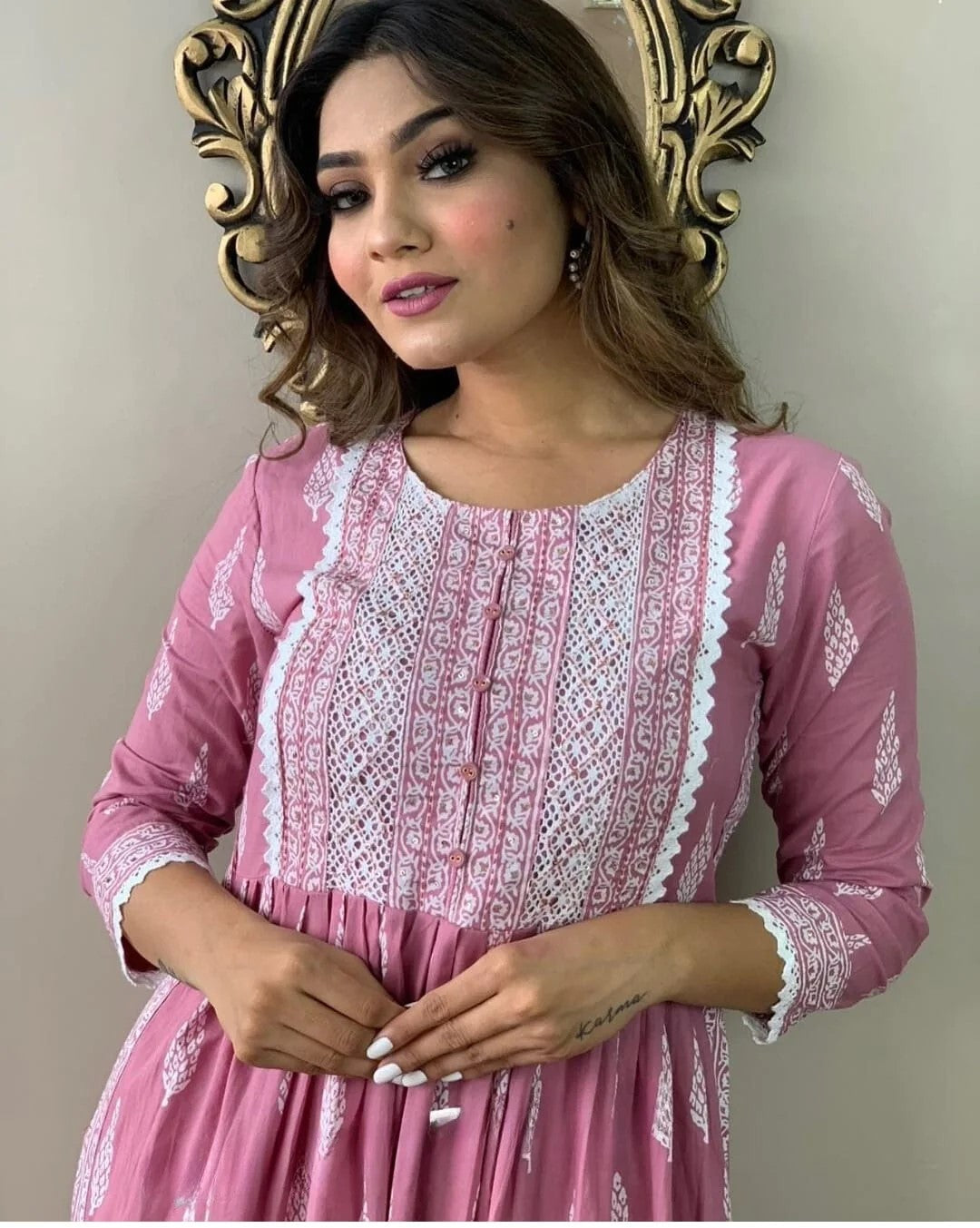 Women Side Slit Naira Cut Viscose Kurta with Pant Set
