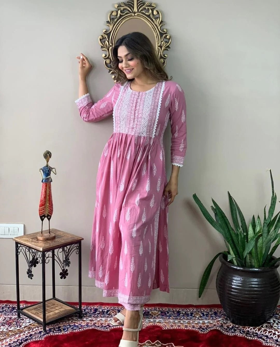 Women Side Slit Naira Cut Viscose Kurta with Pant Set